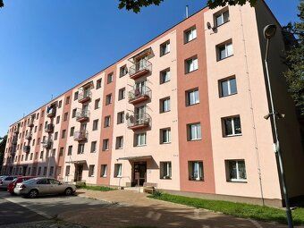 Nabízíme k pronájmu pěkný a světlý byt o dispozici 2+kk a ce
