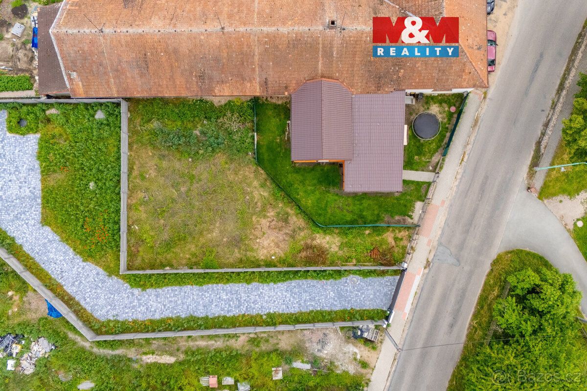 Nabízíme k prodeji pozemek o rozloze 345 m², ideální pro výs
