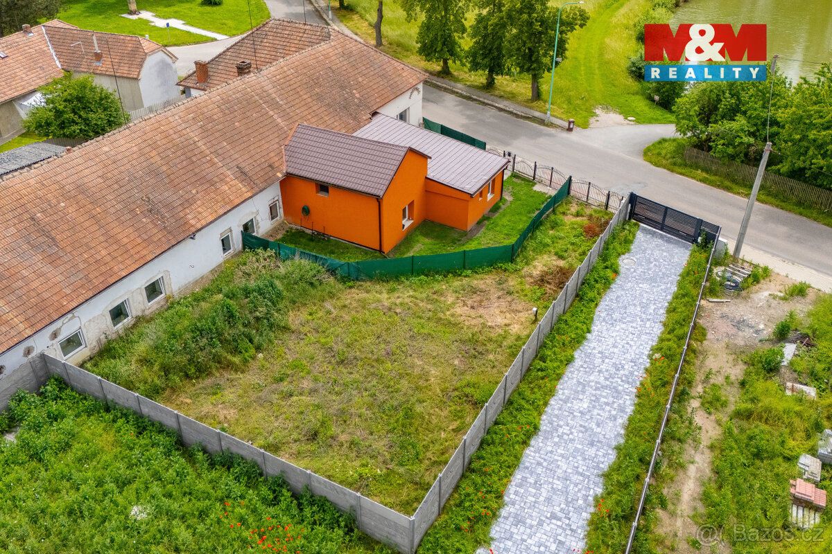 Nabízíme k prodeji pozemek o rozloze 345 m², ideální pro výs
