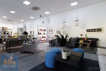 Nabízíme k pronájmu atraktivní obchodní prostory /showroom o