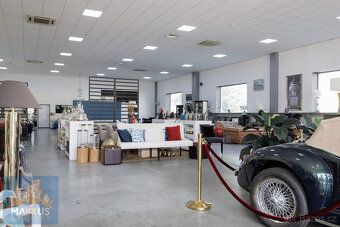 Nabízíme k pronájmu atraktivní obchodní prostory /showroom o