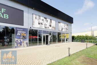 Nabízíme k pronájmu atraktivní obchodní prostory /showroom o