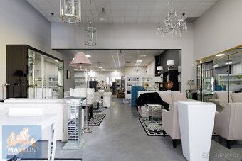 Nabízíme k pronájmu atraktivní obchodní prostory /showroom o