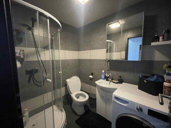 Pronájem prostorného bytu 2+kk, 55m² – 10 km od Jihlavy
Hled