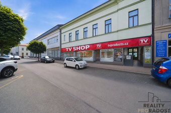 Dobrý den, nabízím k pronájmu obchodní prostor s výbornou vi