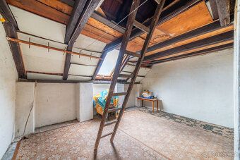 Nabízíme k prodeji rodinný dům v Praze-Střížkov. Dům se nach