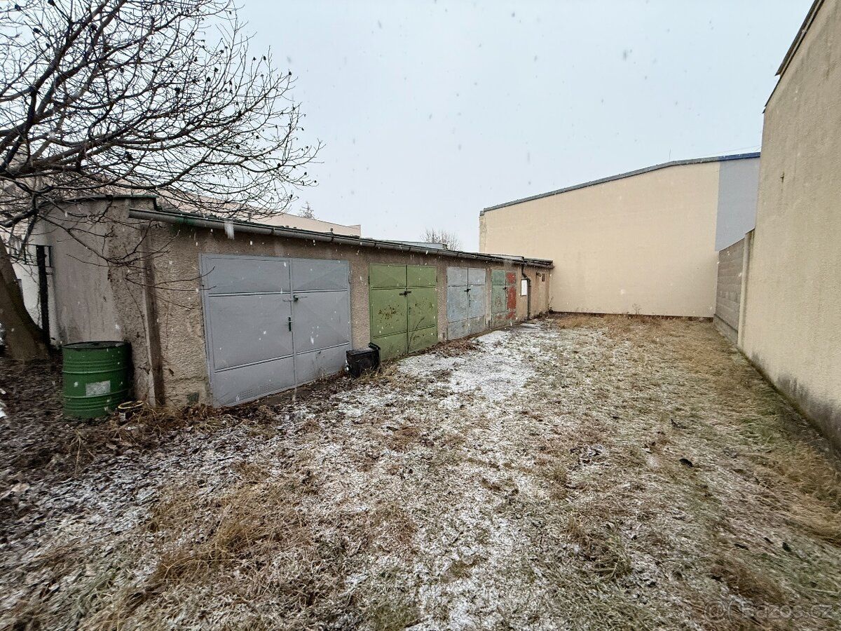 Garáž v OV je umístěna nedaleko centra města Litoměřice, v u