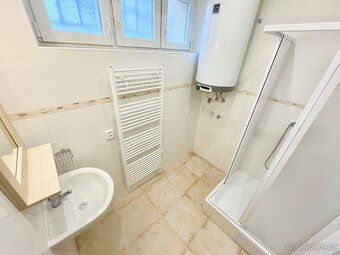 Nabízím k pronájmu byt 1+kk o celkové výměře 31m2, situovaný