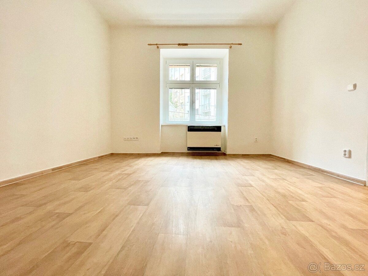 Nabízím k pronájmu byt 1+kk o celkové výměře 31m2, situovaný