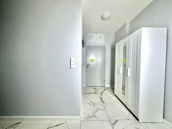 Nabízím k prodeji kompletně vybavený a stylově zařízený apar