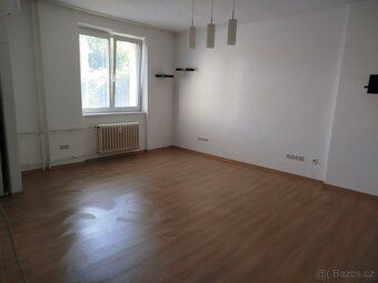 Pronajmu zrekonstruovaný byt 2kk ve Slavkově u Brna. Vybaven