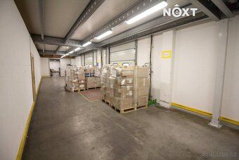 Nabízíme k pronájmu zadní část skladové haly o výměře 861 m²