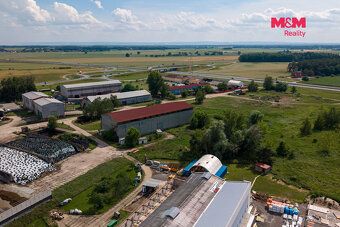 Prodej komerčního pozemku o výměře 8 584 m² přímo u sjezdu z