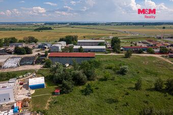 Prodej komerčního pozemku o výměře 8 584 m² přímo u sjezdu z