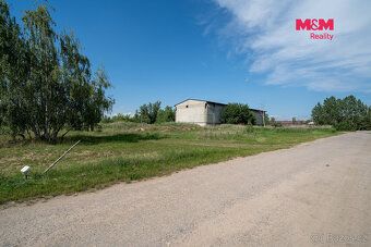 Prodej komerčního pozemku o výměře 8 584 m² přímo u sjezdu z