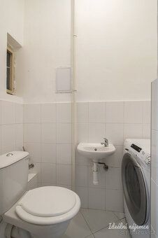 K dlouhodobému podnájmu nabízíme byt o dispozici 2+1 v oblíb