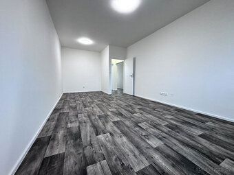 Nabízíme podnájem bytu v družstevním vlastnictví 2+1 o velik