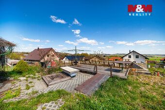 Nabízíme k prodeji prostorný pozemek o rozloze 1 202 m², sit