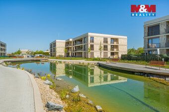 Nabízíme poslední byt 65 m² se zahrádkou 85 m² ihned k nastě