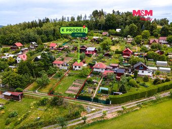 Nabízíme k prodeji zděnou chatu v katastru obce Bystřice nad