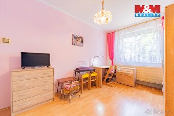 Nabízíme k prodeji velmi dobře udržovaný a prostorný přízemn