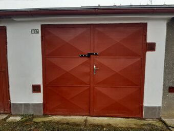 Nabízím k pronájmu velkou pěknou suchou garáž ve velmi dobré
