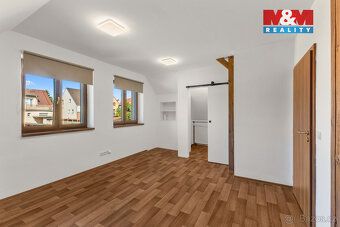 Nabízíme k prodeji moderní rodinný dům v klidné části Kladna