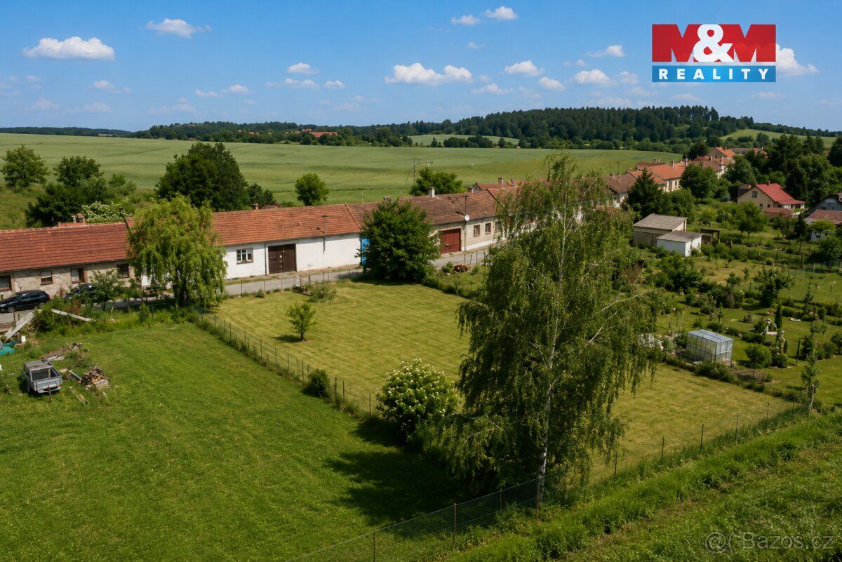 Nabízíme k prodeji rovinatý stavební pozemek o výměře 1 275 