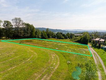 Hledáte místo, kde si splníte sen o bydlení v přírodě, aniž 