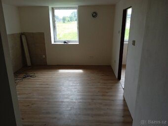 Pronájem bytu 3+kk, 82 m², Horní Loděnice – Tři Dvory
Nabízí