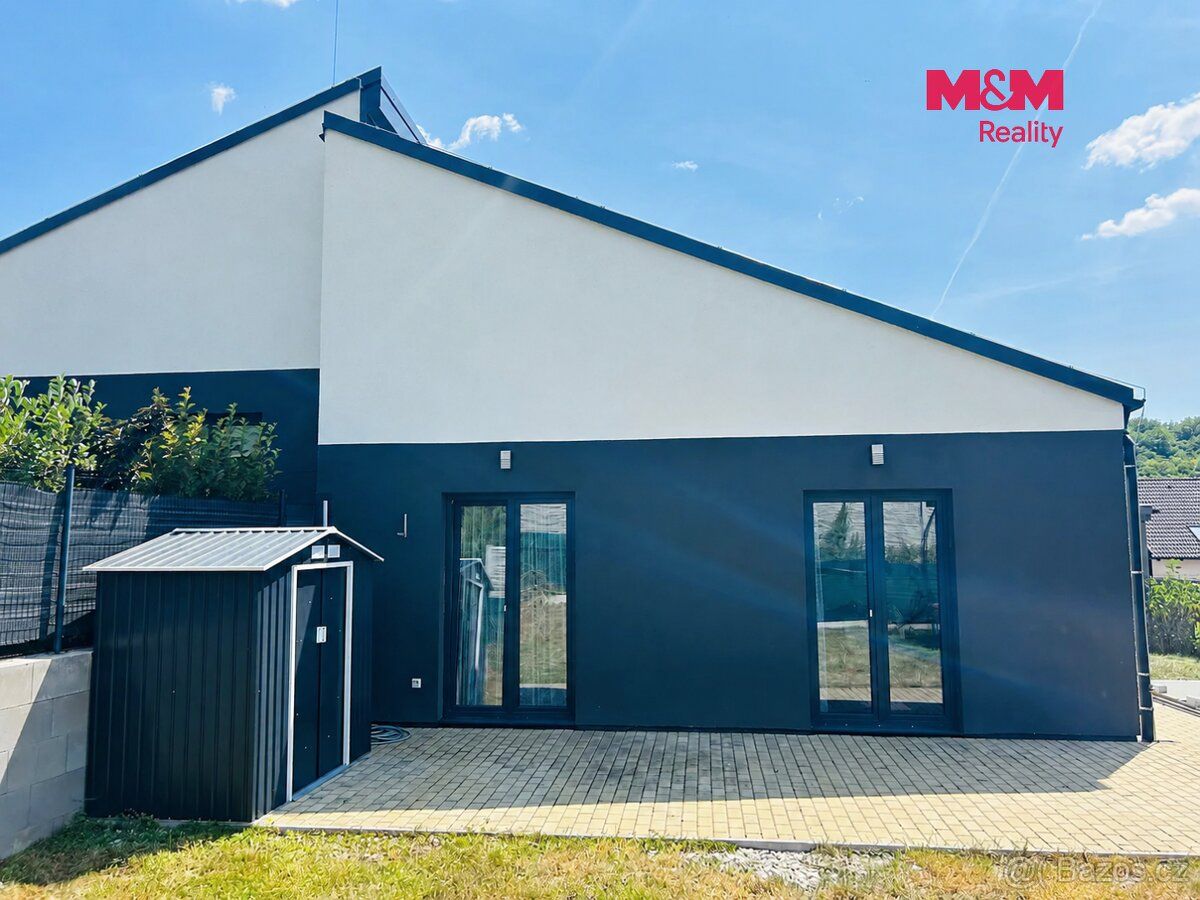 Nabízíme k prodeji moderní rodinný dům o dispozici 4+kk, kte