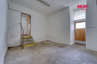 Nabízíme k prodeji samostatně stojící rodinný dům v klidné č