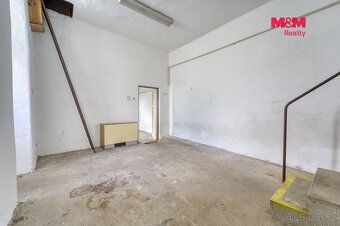Nabízíme k prodeji samostatně stojící rodinný dům v klidné č