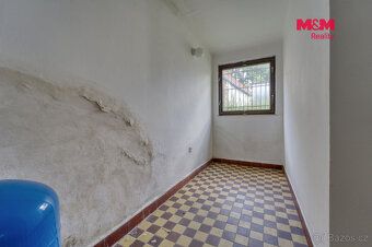 Nabízíme k prodeji samostatně stojící rodinný dům v klidné č