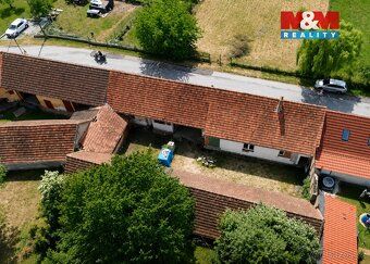Nabízíme Vám k prodeji řadový rodinný dům v klidné části obc