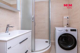 Pronájem bytu 3+1 s lodžií, 70 m² v 5. patře zatepleného dom