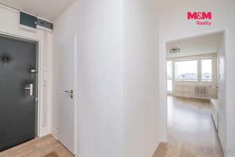 Pronájem bytu 3+1 s lodžií, 70 m² v 5. patře zatepleného dom