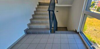 Ev.č. 02560 Pronájem moderního bytu 2+kk s balkonem, výtahem