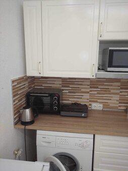 Pronájem ateliéru 1+kk, 24,00 m² – Zlín – Mostní – kompletně
