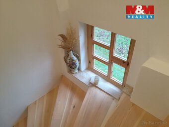 Nabízíme k prodeji krásný cihlový dům ve velmi dobrém stavu,