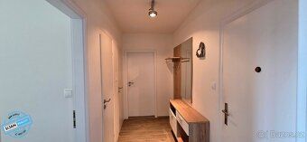 Nabízíme k pronájmu pěkný a udržovaný byt o dispozici 2+1 s 