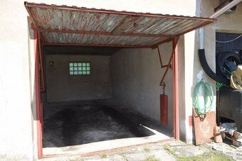 Nabízíme Vám ke koupi velmi pěknou řadovou zděnou garáž v ce
