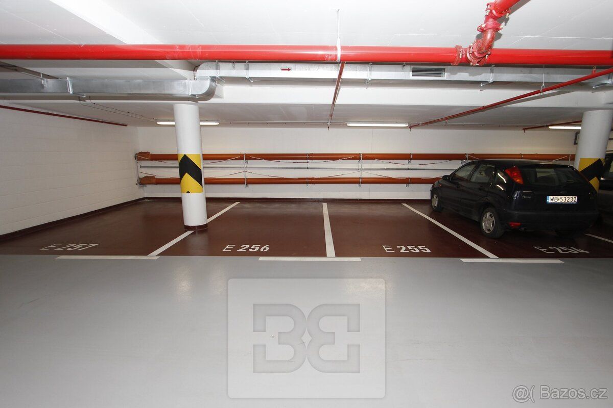 Ev.č. N09430 K dispozici od 1. 7. 2026
Exkluzivně Vám nabízí