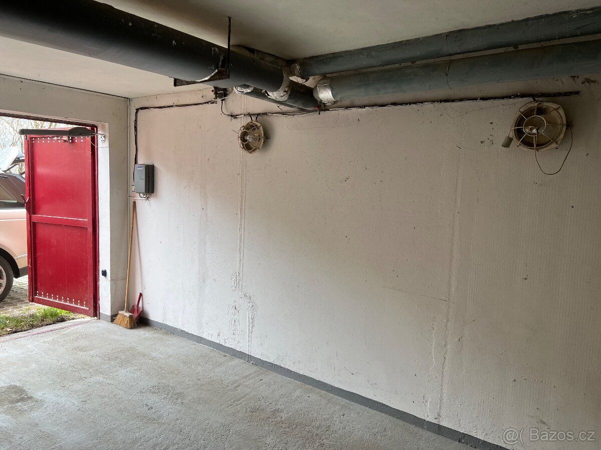 Pronajmu garáž 21 m2 (3x7m), samostatný vjezd, v zimě temper