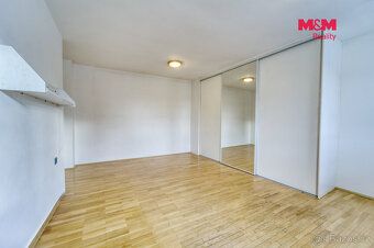 Nabízíme k prodeji prostorný rodinný dům 6+kk v jedné z nejž