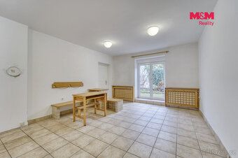 Nabízíme k prodeji prostorný rodinný dům 6+kk v jedné z nejž