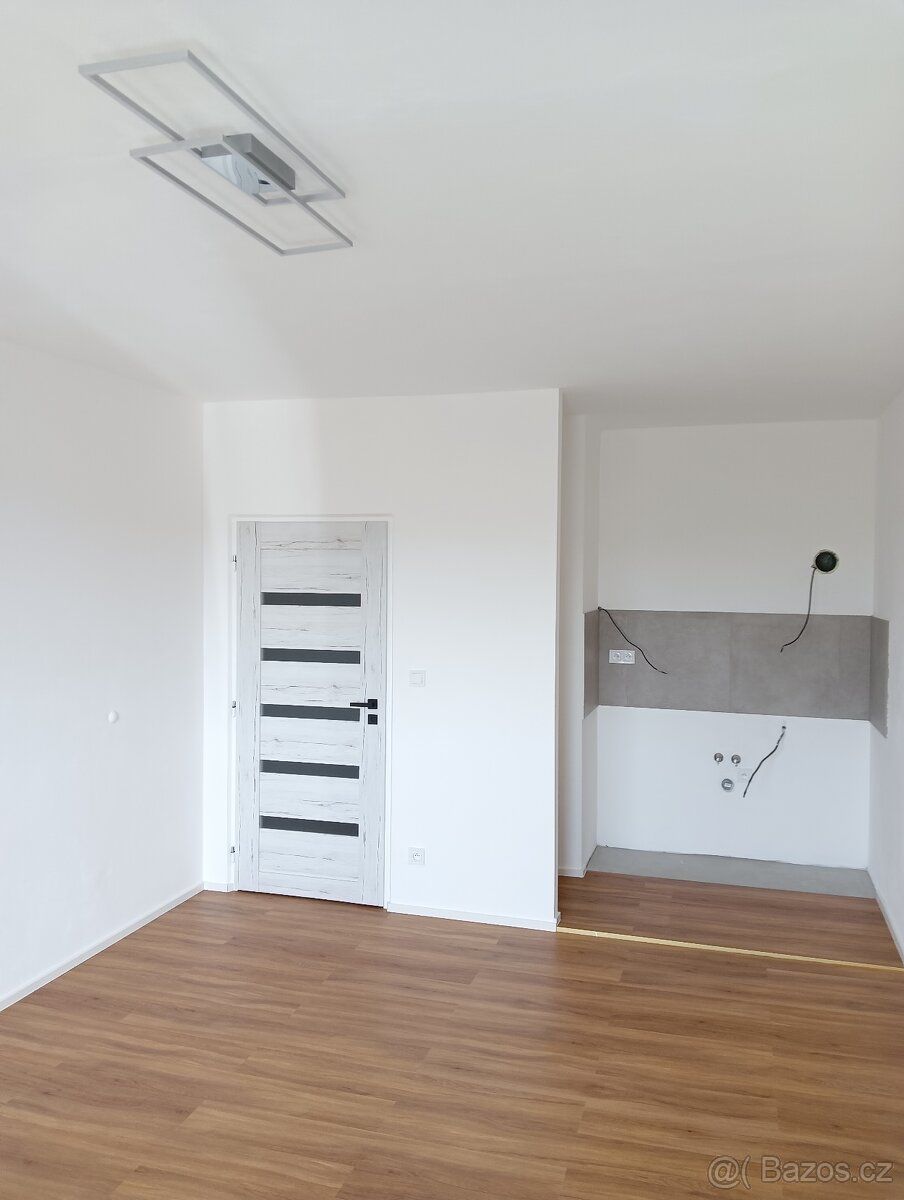 Nabízím k prodeji velmi krásný moderní nově kompletně zrekon