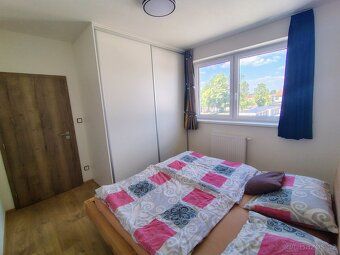 Pronajmu byt 2kk v Trhových Svinech. Byt je ve 3. patře. K b