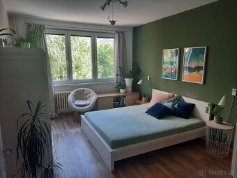 K dlouhodobému podnájmu nabízíme moderní byt po kompletní re