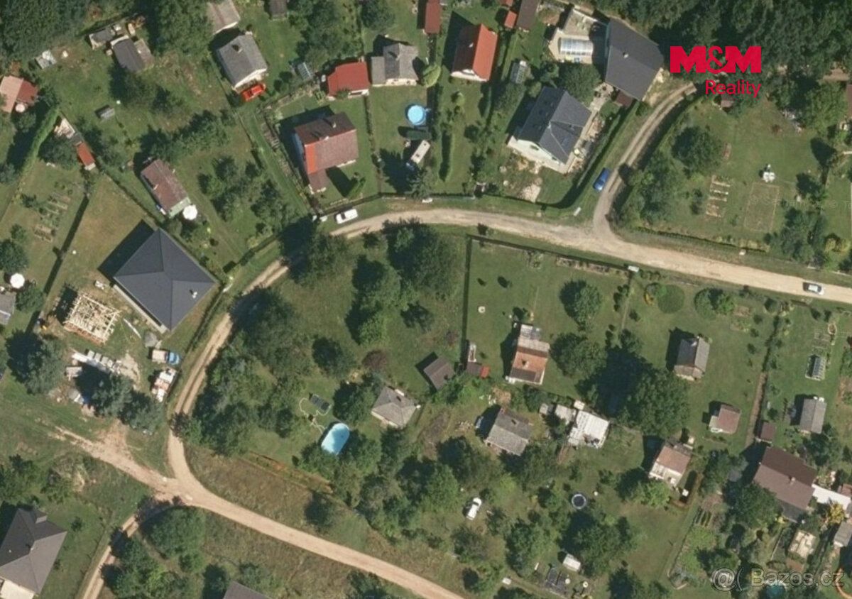 Nabízím k prodeji pozemek o výměře 951 m² v katastrálním úze